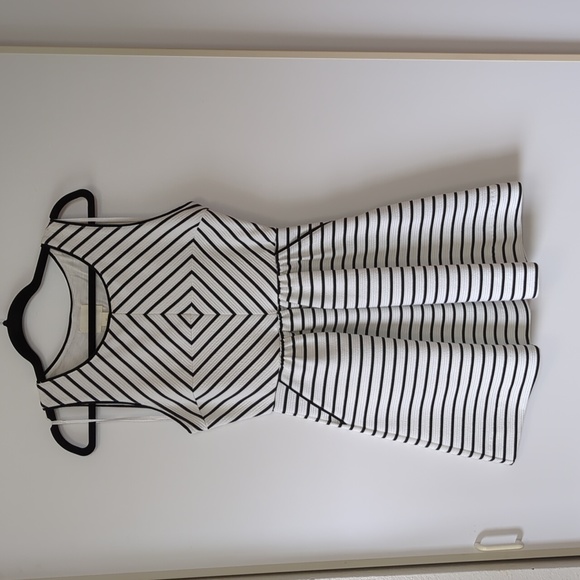 Maeve | Anthropologie Mitred Black & White Striped Fit & Flare Dress Size 8 P - Picture 3 of 12